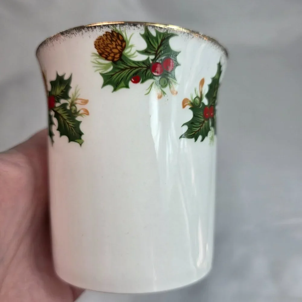 Rosina China Queens Yuletide Scalloped Dinner Plate White with Green & Red Holly